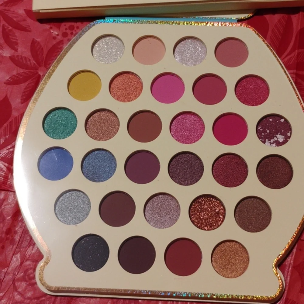 Makeup - Picture 5 of 6